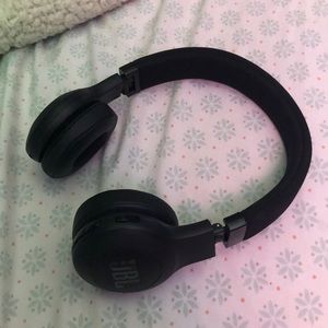 Bluetooth headphones